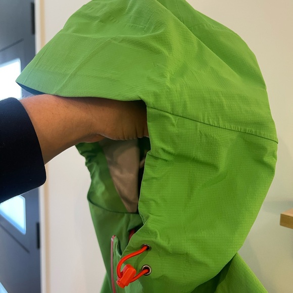 Patagonia Rain Jacket - Picture 5 of 9